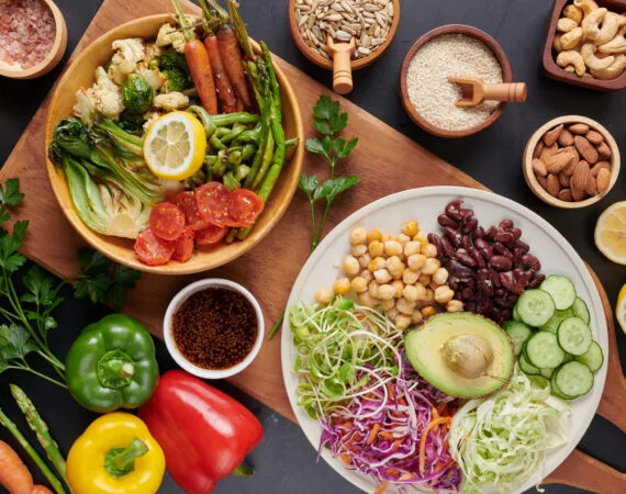 1. Nutricionista Clara Guimarães em Consultório Descrição da Imagem: Nutricionista Clara Guimarães, formada pela UNIFSA, especialista em nutrição clínica e esportiva, atendendo em Teresina, PI, com planos alimentares personalizados. 2. Plano Alimentar Personalizado Descrição da Imagem: Plano alimentar personalizado criado por Clara Guimarães, com foco em resultados duradouros e sustentáveis, respeitando o estilo de vida e necessidades de cada paciente. 3. Clara Guimarães: Especialista em Nutrição Clínica e Esportiva Descrição da Imagem: Clara Guimarães, nutricionista formada pela UNIFSA com pós-graduação pelo Coimbra Academy, oferece consultas em Teresina com abordagem prática e acessível. 4. Conteúdos Exclusivos de Nutrição **Descrição da Imagem**: Clara Guimarães, nutricionista especializada, oferece conteúdos exclusivos sobre nutrição clínica e esportiva na Kiwify, promovendo conhecimento acessível e especializado. 5. Atendimento Nutricional em Teresina, PI **Descrição da Imagem**: Clara Guimarães, nutricionista formada e especialista em exames laboratoriais, realiza atendimentos em Teresina, PI, com foco na saúde e bem-estar dos pacientes.