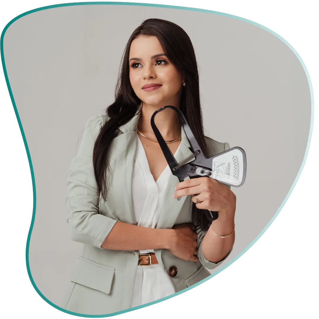 1. Nutricionista Clara Guimarães em Consultório Descrição da Imagem: Nutricionista Clara Guimarães, formada pela UNIFSA, especialista em nutrição clínica e esportiva, atendendo em Teresina, PI, com planos alimentares personalizados. 2. Plano Alimentar Personalizado Descrição da Imagem: Plano alimentar personalizado criado por Clara Guimarães, com foco em resultados duradouros e sustentáveis, respeitando o estilo de vida e necessidades de cada paciente. 3. Clara Guimarães: Especialista em Nutrição Clínica e Esportiva Descrição da Imagem: Clara Guimarães, nutricionista formada pela UNIFSA com pós-graduação pelo Coimbra Academy, oferece consultas em Teresina com abordagem prática e acessível. 4. Conteúdos Exclusivos de Nutrição **Descrição da Imagem**: Clara Guimarães, nutricionista especializada, oferece conteúdos exclusivos sobre nutrição clínica e esportiva na Kiwify, promovendo conhecimento acessível e especializado. 5. Atendimento Nutricional em Teresina, PI **Descrição da Imagem**: Clara Guimarães, nutricionista formada e especialista em exames laboratoriais, realiza atendimentos em Teresina, PI, com foco na saúde e bem-estar dos pacientes.